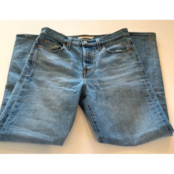 Levi’s Light Wash Wedge Fit Ankle Women’s Button Fly Jeans Size 26 Casual - Picture 5 of 16
